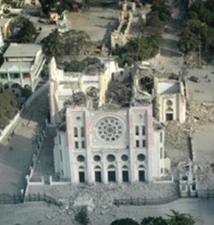 La cattedrale di Port-au-Prince dopo il terremoto.