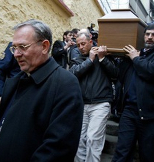 Monsignor Padovese ai funerali di don Andrea Santoro.