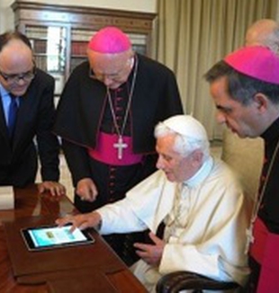 Benedetto XVI inaugura l'account @Pontifex.