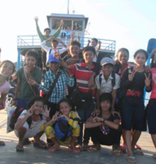 Alcuni ragazzi di Kdol, Cambogia. 