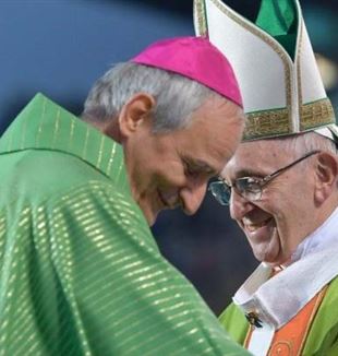 Papa Francesco e monsignor Matteo Zuppi © L'Osservatore Romano