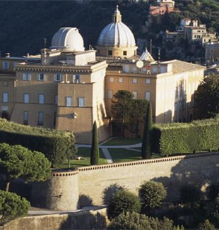 Castel Gandolfo con l'osservatorio della Specola Vaticana
